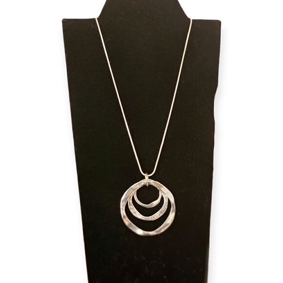Romantic Silver-tone Three-Ring Pendant Necklace - Picture 1 of 6